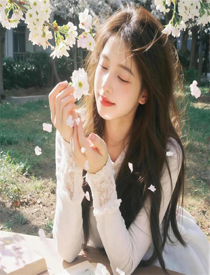 《美少女圣记》艺术价值不容错过的：专业角度评价与艺术成就个人分析